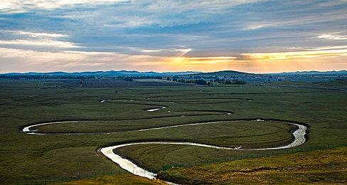 《小丑牌》不含微交易却被评为18+ 作者讽刺评级机构双标